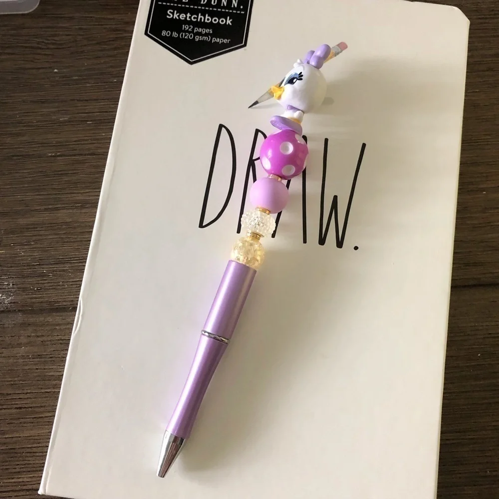 Disney Doorables: Mickey & Friends: Daisy Duck handmade beaded pen